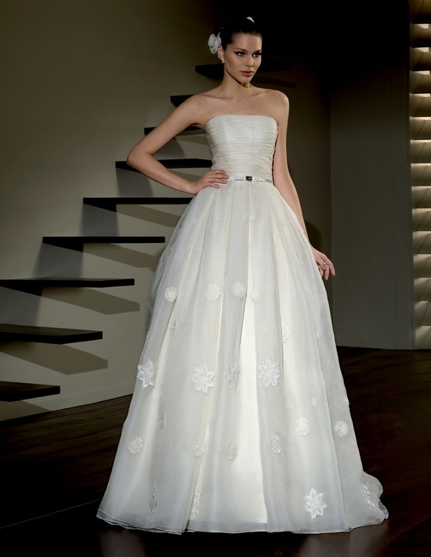 Suknie ślubne Novia d'Art 2010 - zdjęcie