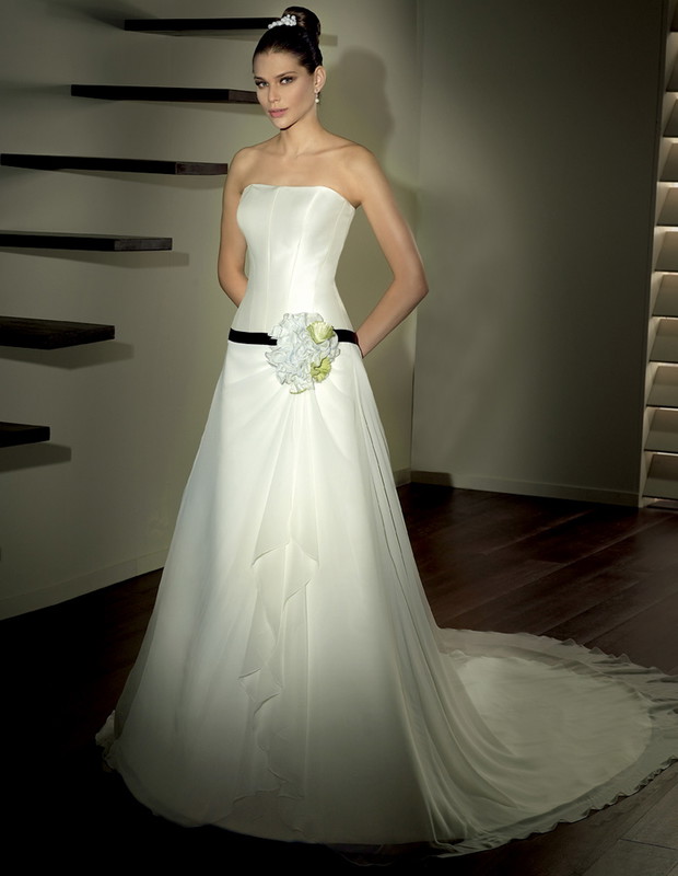 Suknie ślubne Novia d'Art 2010 - zdjęcie