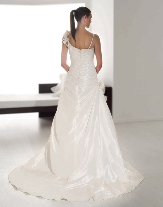 Fara Sposa - suknie ślubne na wiosnę i lato 2010 - zdjęcie