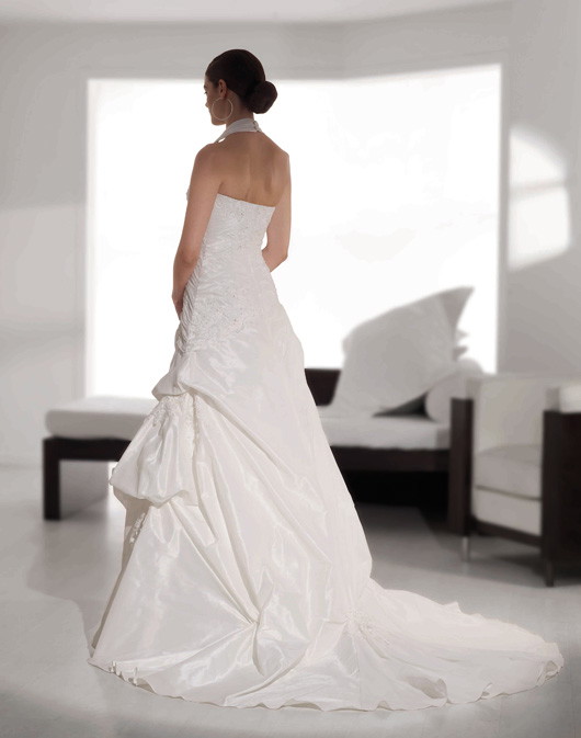 Fara Sposa - suknie ślubne na wiosnę i lato 2010 - zdjęcie