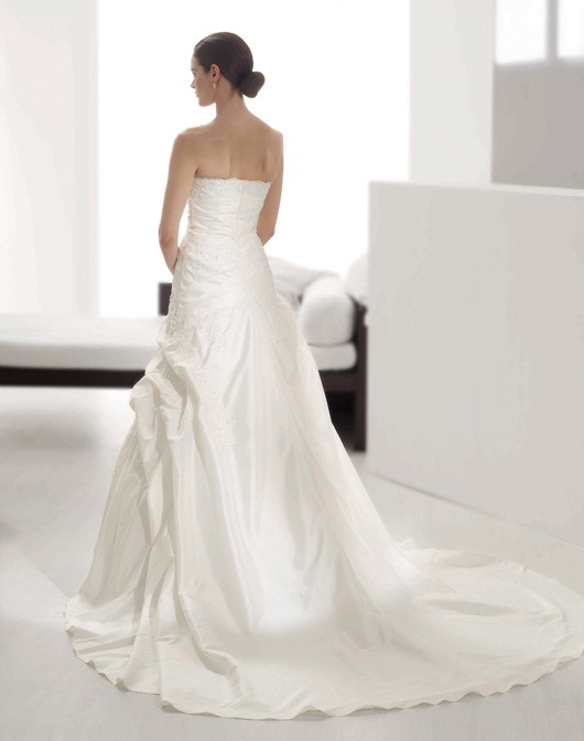 Fara Sposa - suknie ślubne na wiosnę i lato 2010 - zdjęcie