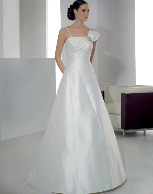Fara Sposa - suknie ślubne na wiosnę i lato 2010 - zdjęcie