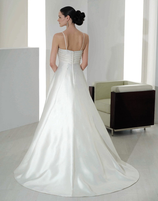 Fara Sposa - suknie ślubne na wiosnę i lato 2010 - zdjęcie