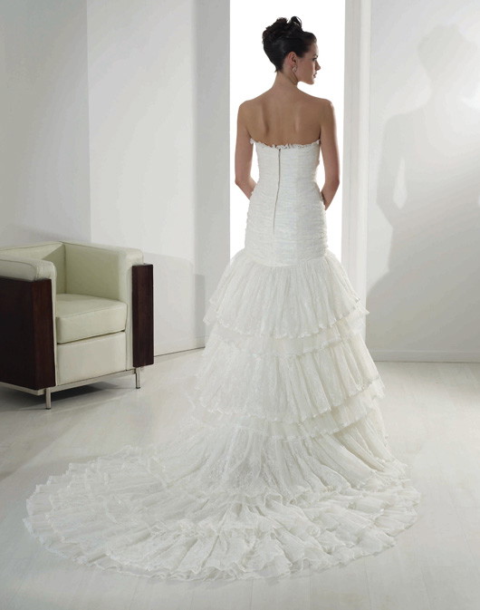 Fara Sposa - suknie ślubne na wiosnę i lato 2010 - zdjęcie