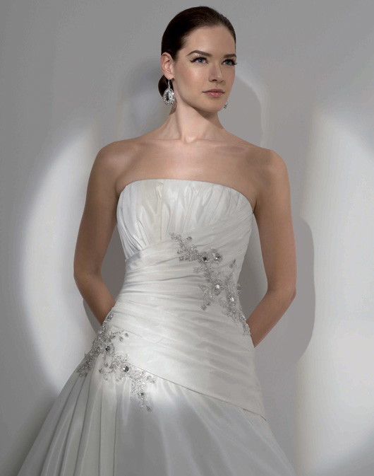 Fara Sposa - suknie ślubne na wiosnę i lato 2010 - zdjęcie