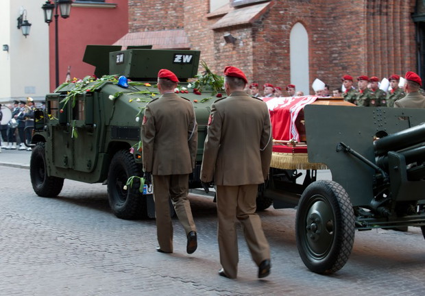 Ceremonia pogrzebowa pary prezydenckiej - zdjęcie