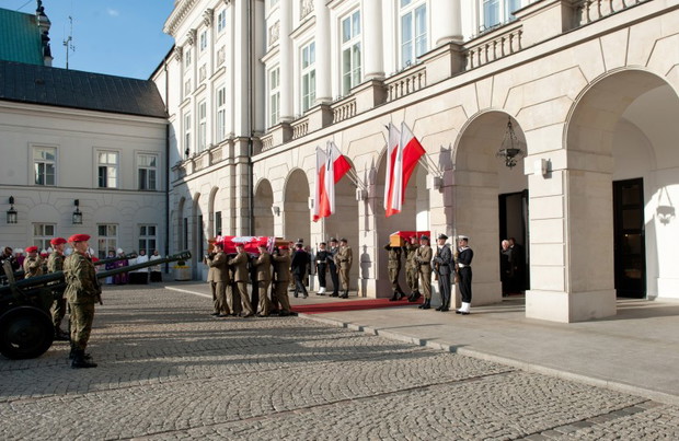 Ceremonia pogrzebowa pary prezydenckiej - zdjęcie