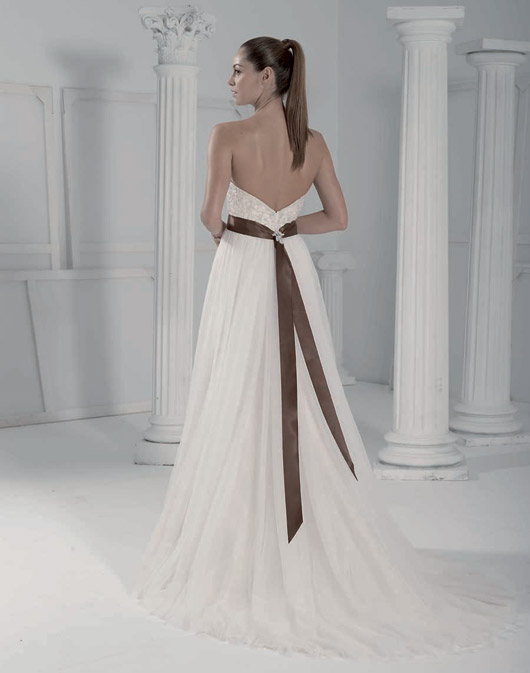 Kolekcja sukien ślubnych Fara Sposa 2009 - zdjęcie