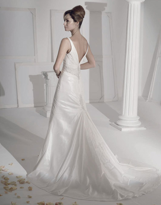 Kolekcja sukien ślubnych Fara Sposa 2009 - zdjęcie