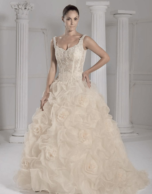 Kolekcja sukien ślubnych Fara Sposa 2009 - zdjęcie