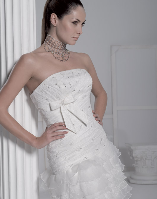 Kolekcja sukien ślubnych Fara Sposa 2009 - zdjęcie