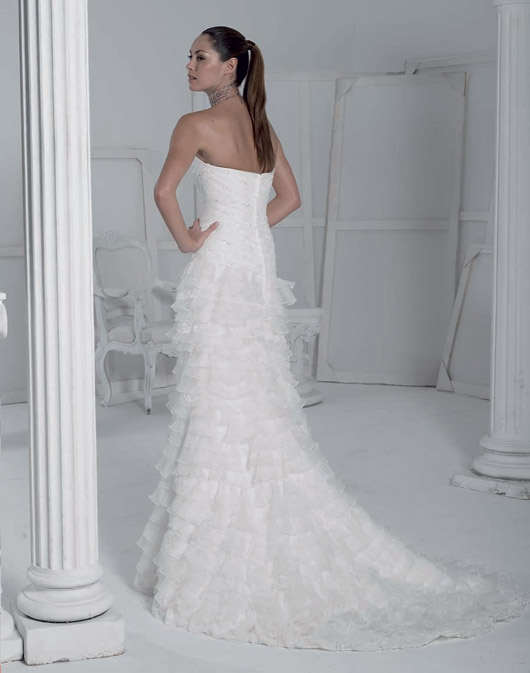 Kolekcja sukien ślubnych Fara Sposa 2009 - zdjęcie