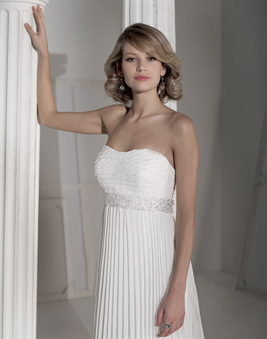 Kolekcja sukien ślubnych Fara Sposa 2009 - zdjęcie