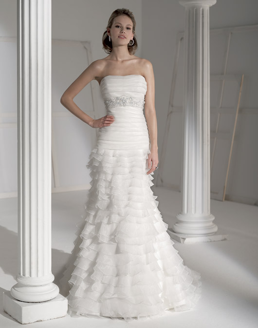 Kolekcja sukien ślubnych Fara Sposa 2009 - zdjęcie