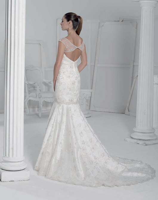 Kolekcja sukien ślubnych Fara Sposa 2009 - zdjęcie