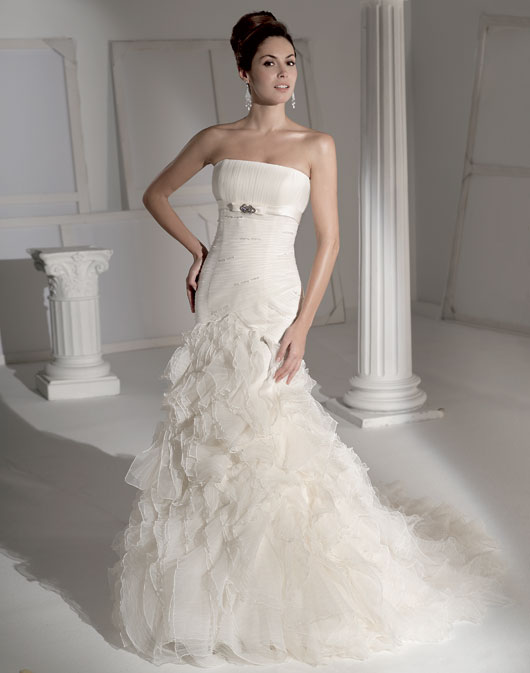 Kolekcja sukien ślubnych Fara Sposa 2009 - zdjęcie