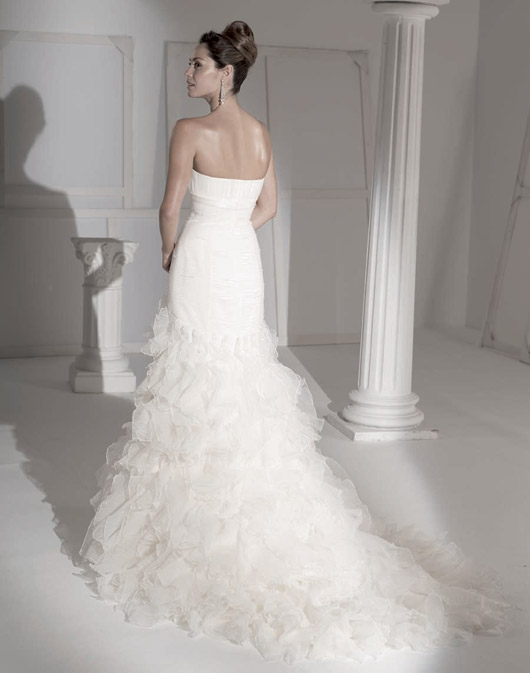 Kolekcja sukien ślubnych Fara Sposa 2009 - zdjęcie