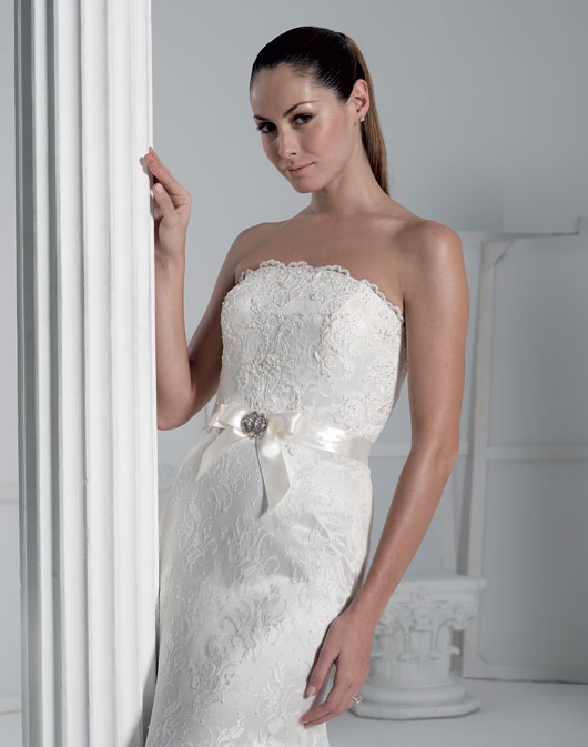 Kolekcja sukien ślubnych Fara Sposa 2009 - zdjęcie