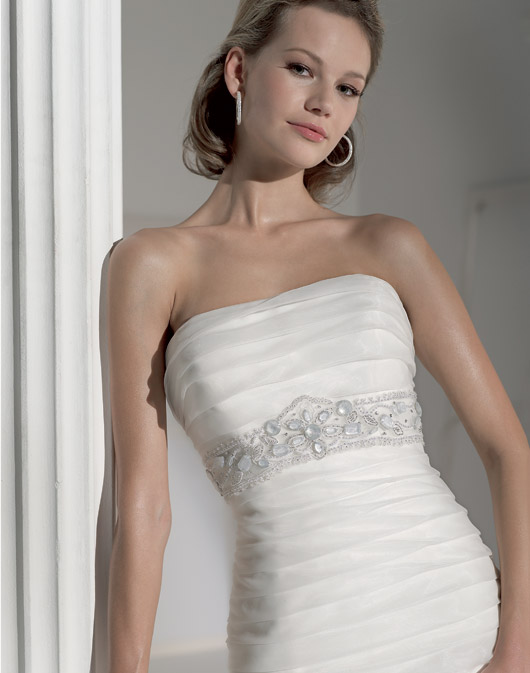 Kolekcja sukien ślubnych Fara Sposa 2009 - zdjęcie