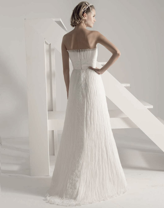 Kolekcja sukien ślubnych Fara Sposa 2009 - zdjęcie