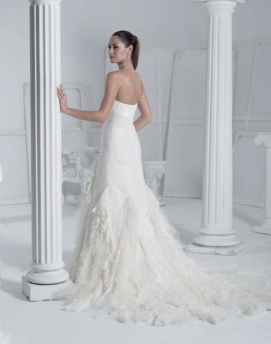 Kolekcja sukien ślubnych Fara Sposa 2009 - zdjęcie