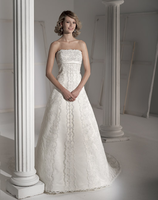 Kolekcja sukien ślubnych Fara Sposa 2009 - zdjęcie