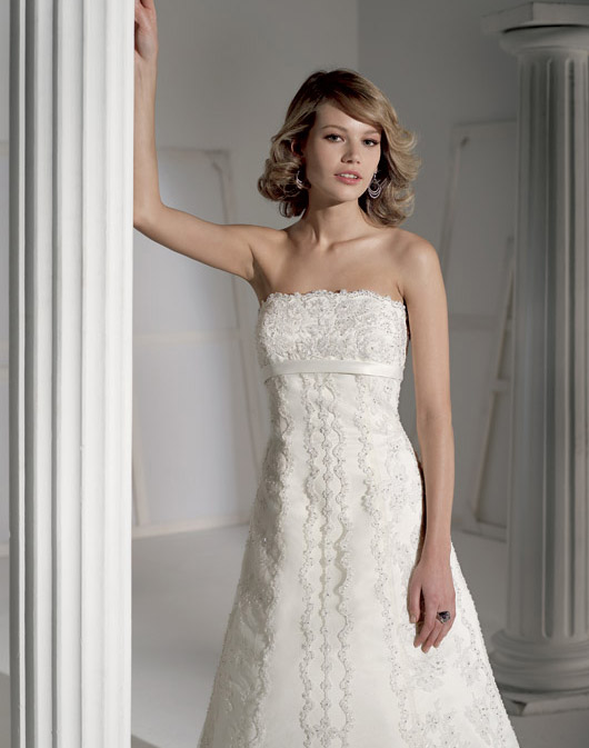 Kolekcja sukien ślubnych Fara Sposa 2009 - zdjęcie