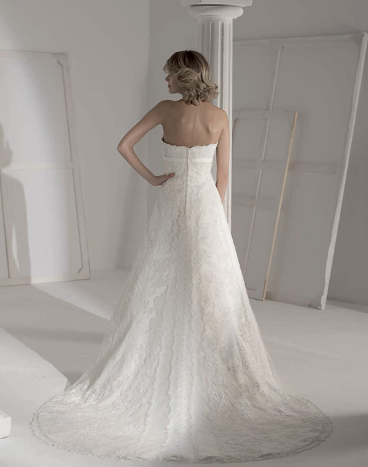 Kolekcja sukien ślubnych Fara Sposa 2009 - zdjęcie