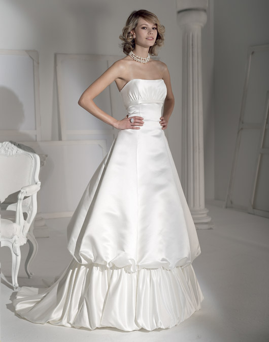 Kolekcja sukien ślubnych Fara Sposa 2009 - zdjęcie