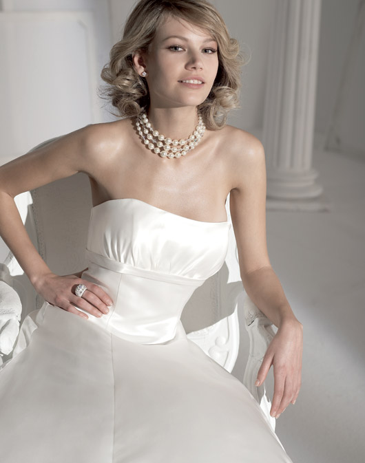 Kolekcja sukien ślubnych Fara Sposa 2009 - zdjęcie