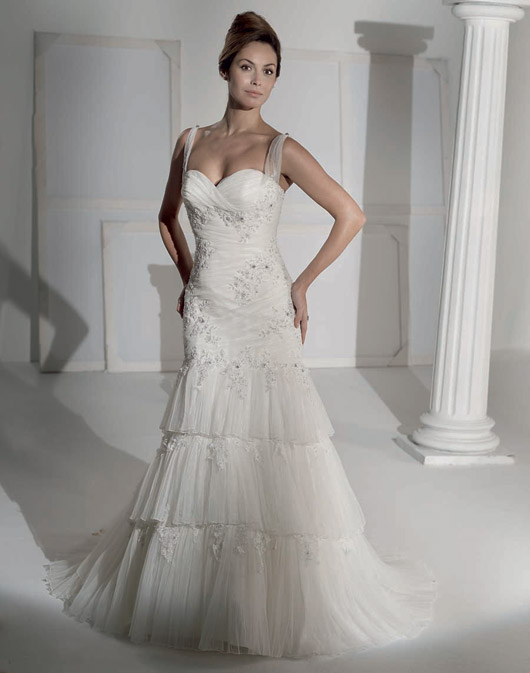 Kolekcja sukien ślubnych Fara Sposa 2009 - zdjęcie