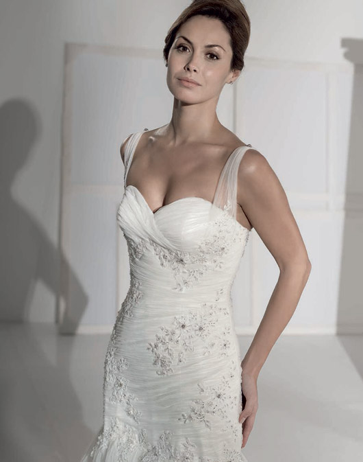 Kolekcja sukien ślubnych Fara Sposa 2009 - zdjęcie