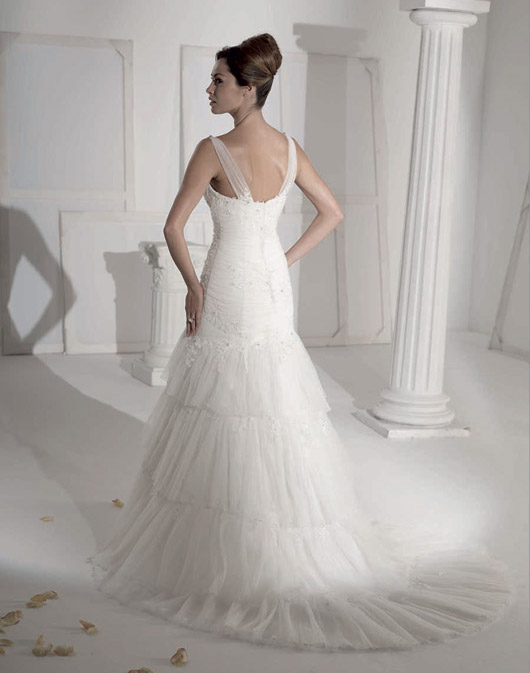 Kolekcja sukien ślubnych Fara Sposa 2009 - zdjęcie