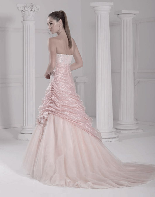 Kolekcja sukien ślubnych Fara Sposa 2009 - zdjęcie