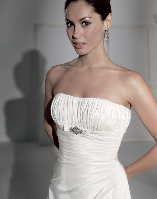 Suknie ślubne Fara Sposa 2009 - zdjęcie
