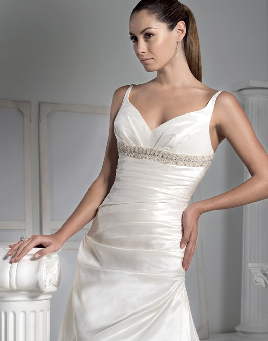 Suknie ślubne Fara Sposa 2009 - zdjęcie