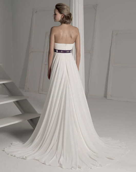 Suknie ślubne Fara Sposa 2009 - zdjęcie
