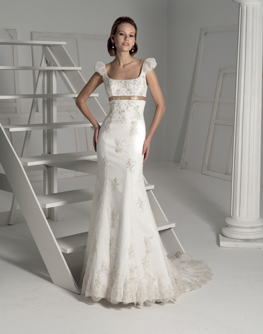 Suknie ślubne Fara Sposa 2009 - zdjęcie