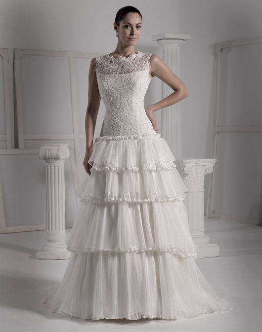Suknie ślubne Fara Sposa 2009 - zdjęcie