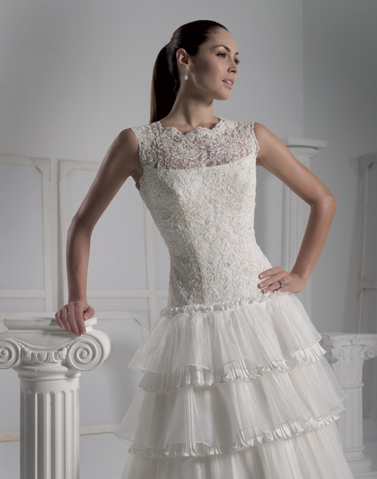 Suknie ślubne Fara Sposa 2009 - zdjęcie