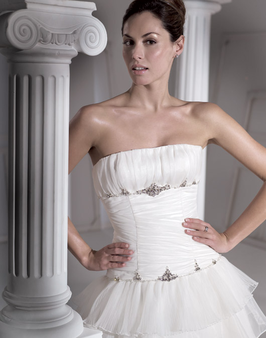Suknie ślubne Fara Sposa 2009 - zdjęcie