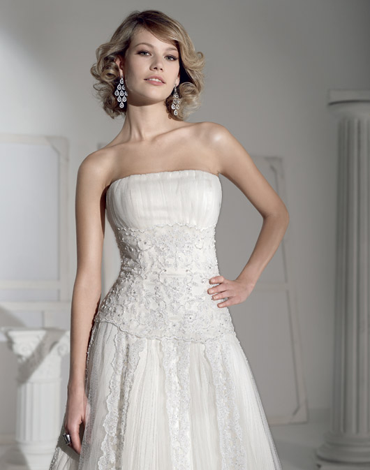 Suknie ślubne Fara Sposa 2009 - zdjęcie
