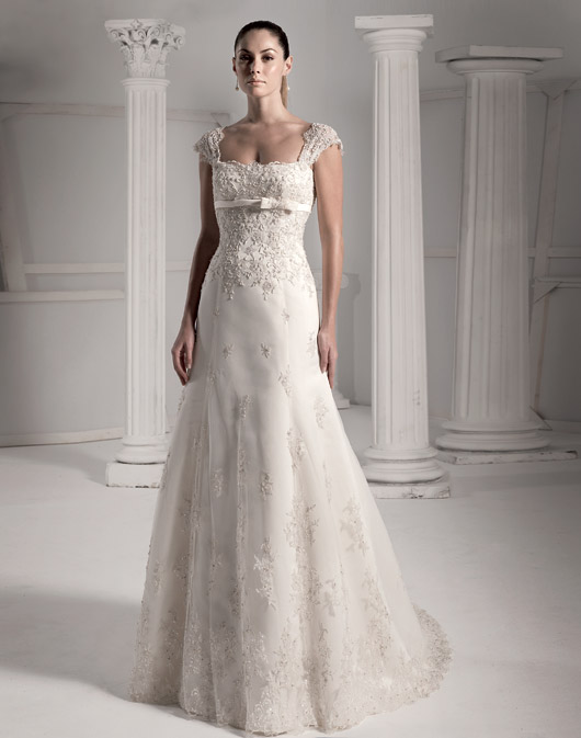 Suknie ślubne Fara Sposa 2009 - zdjęcie