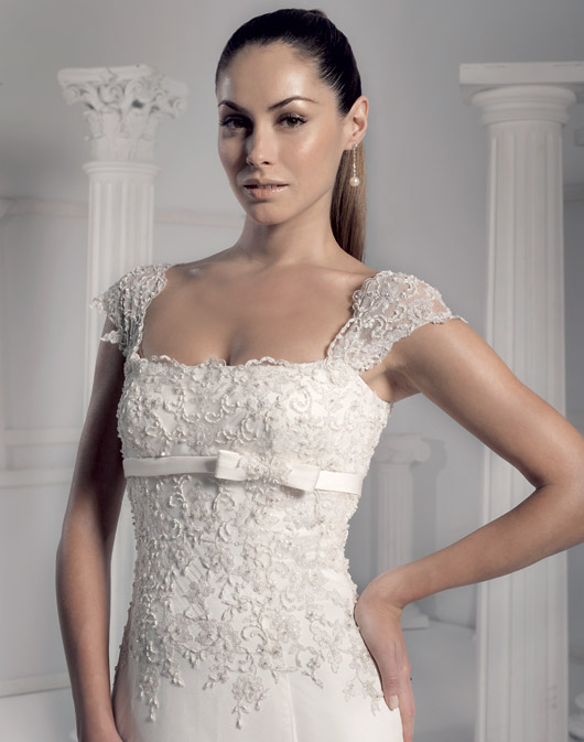 Suknie ślubne Fara Sposa 2009 - zdjęcie