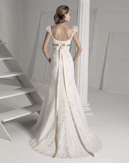 Suknie ślubne Fara Sposa 2009 - zdjęcie