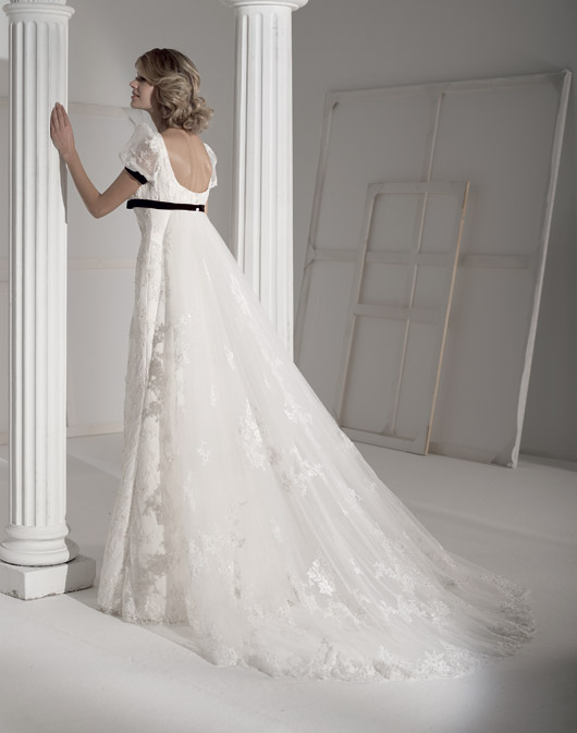 Suknie ślubne Fara Sposa 2009 - zdjęcie