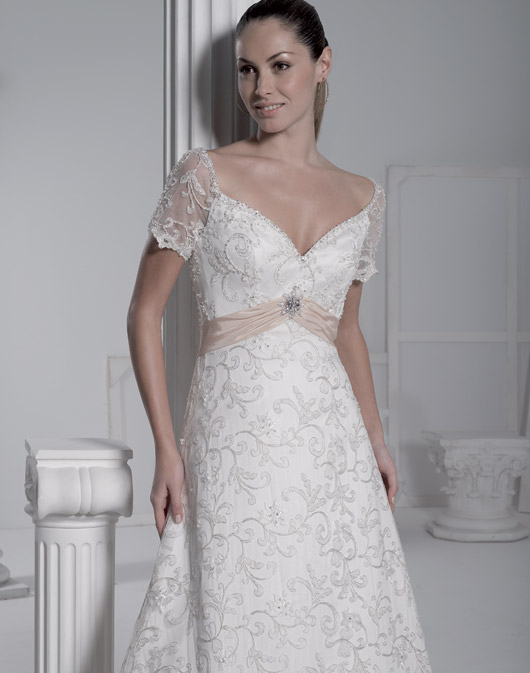 Suknie ślubne Fara Sposa 2009 - zdjęcie