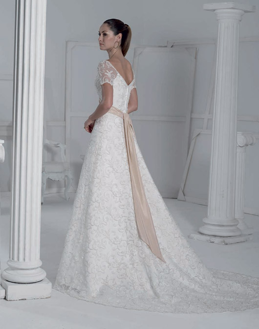 Suknie ślubne Fara Sposa 2009 - zdjęcie