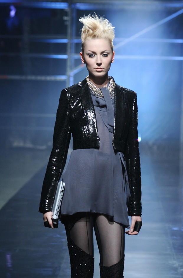 Pokaz Mariusza Przybylskiego - jesień/zima 2010 - zdjęcie