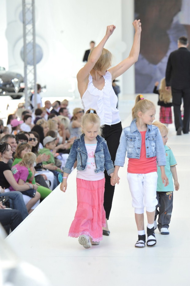 WFS - Pokaz z udziałem gwiazd i dzieci - zdjęcie